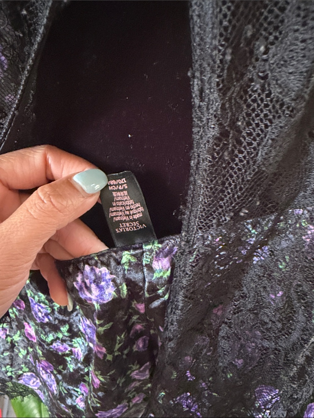 VS Floral Lace Camisole and Short Set - Picture 6 of 11